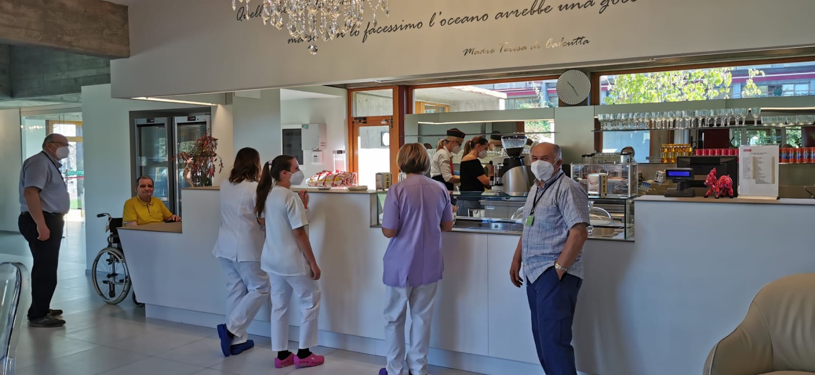 Riaperto il bar
