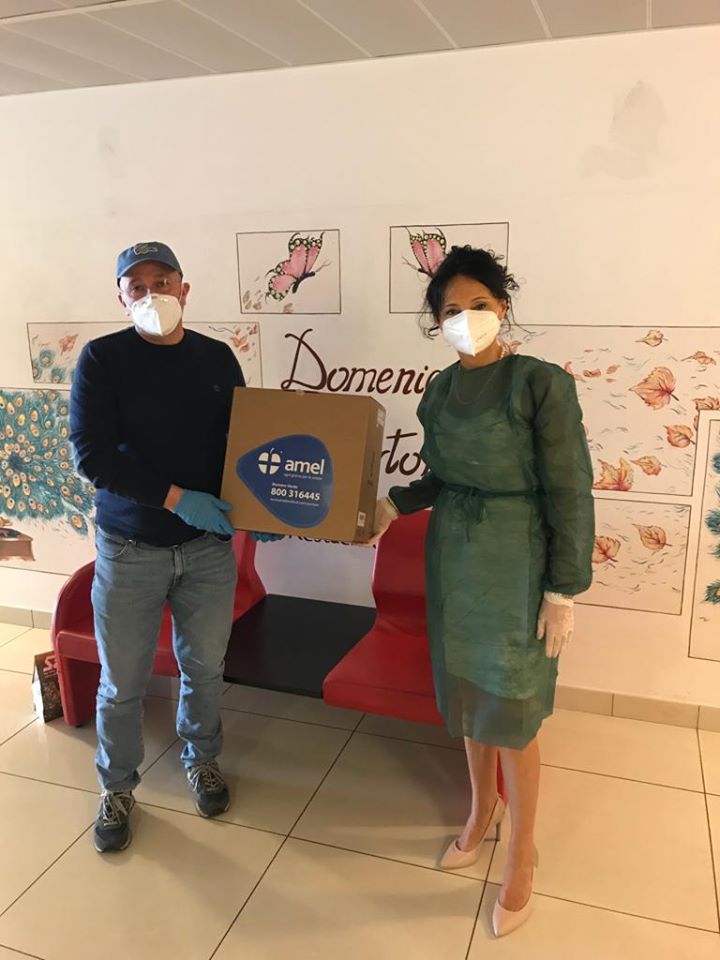 Familiare regala un macchinario all'ozono per la sanificazione