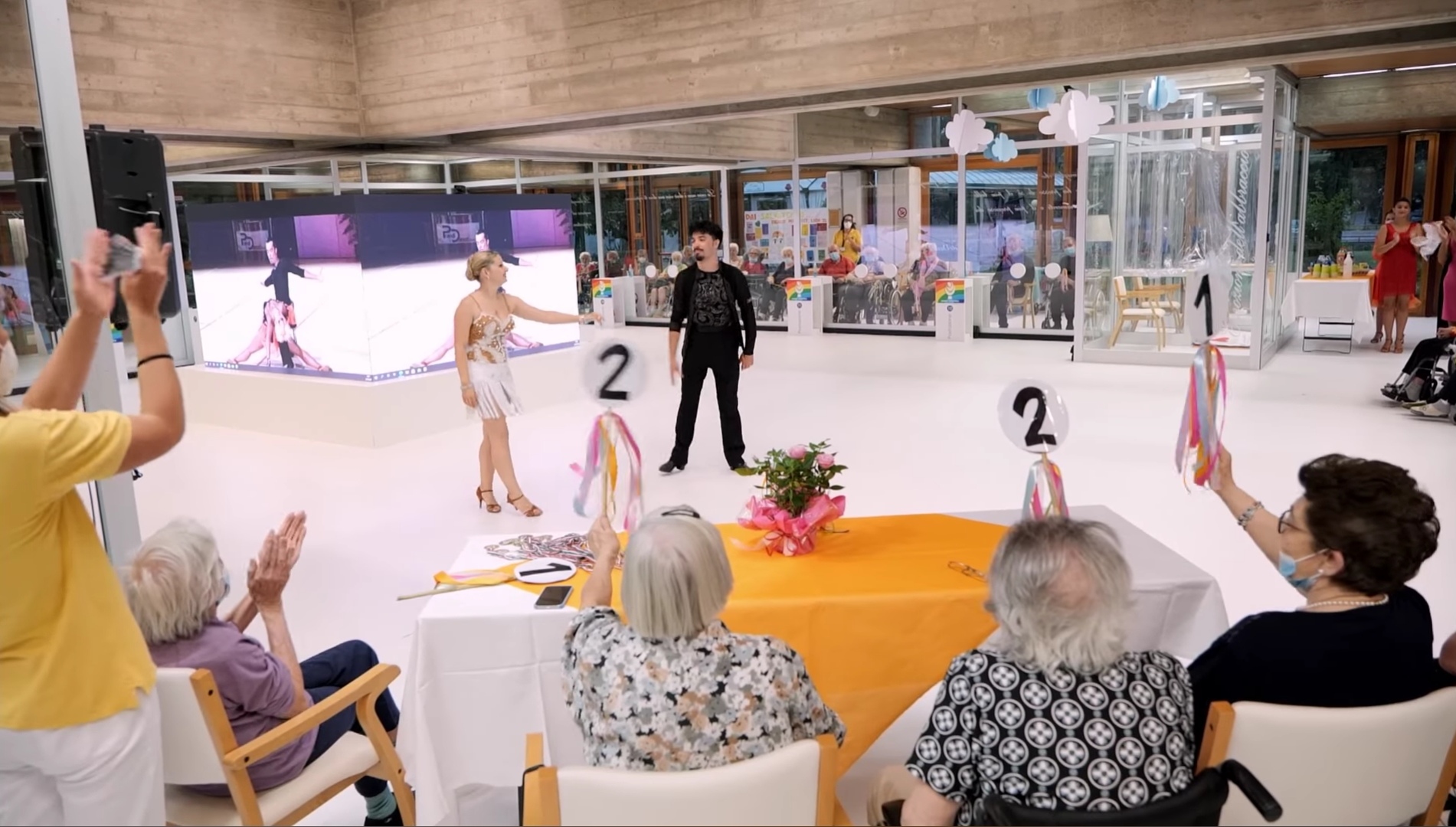 "Ballando con le Stelle" continua a ritmo di salsa!