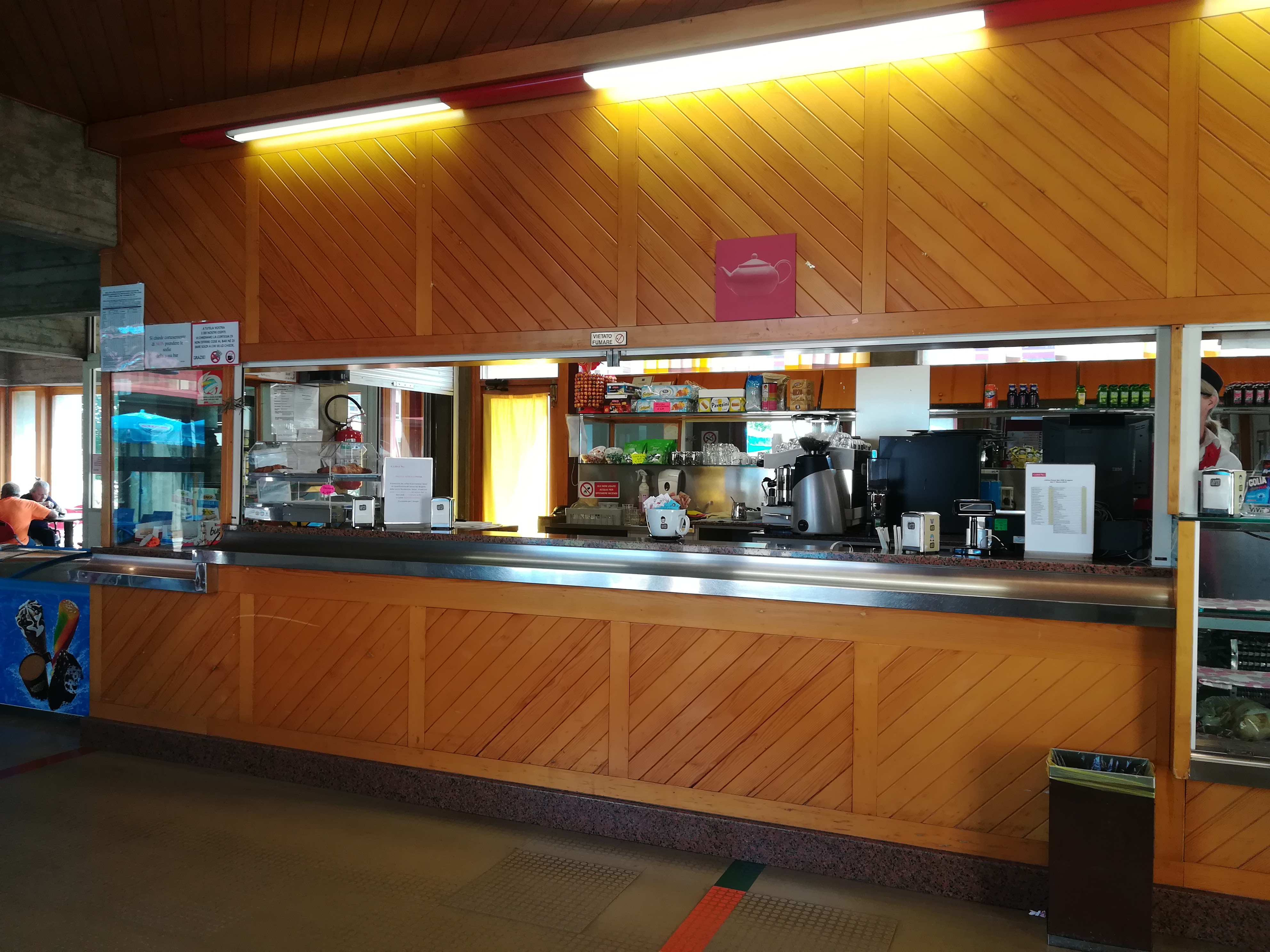 Avvio dei lavori di ristrutturazione presso la zona bar